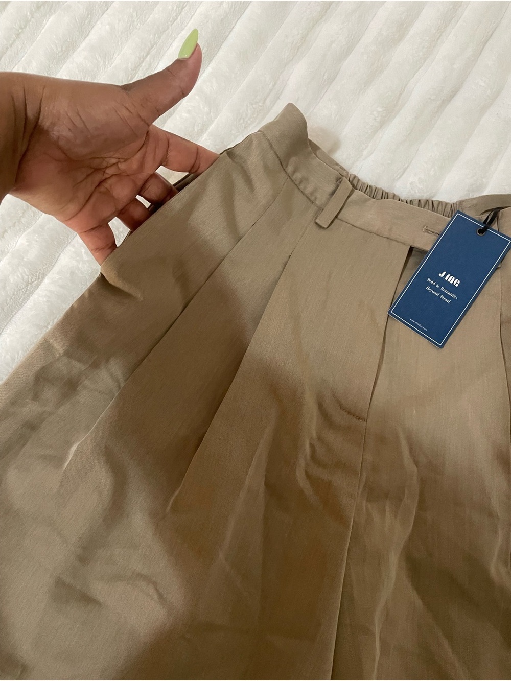 J.inc High-Waist Pleated Women’s Shorts - Tan - Picture 11 of 12